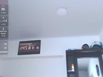 Watch vicky_hotmilf performing live on BoomCams free cam network