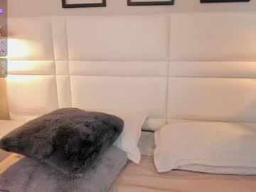 Watch victoria__lee_ performing live on BoomCams free cam network
