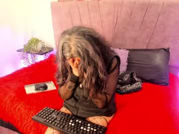 Watch victoriaa_anderson_ performing live on BoomCams free cam network