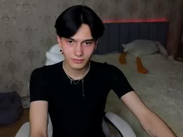 Watch vilgelm_wow performing live on BoomCams free cam network