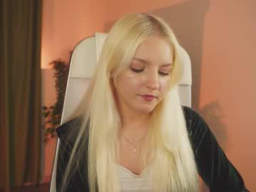 Watch violamore performing live on BoomCams free cam network