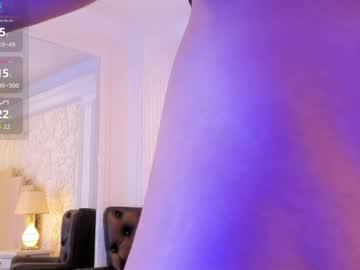 Watch violetahills_ performing live on BoomCams free cam network