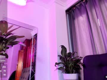Watch violetarainn performing live on BoomCams free cam network
