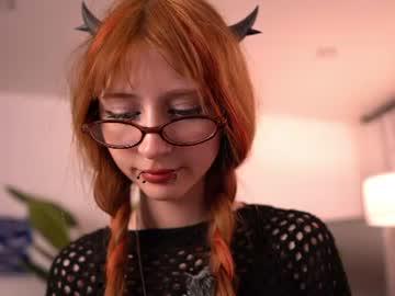 Watch vixen_mia performing live on BoomCams free cam network