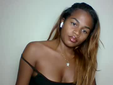 Watch vynarahot performing live on BoomCams free cam network