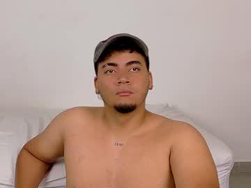 Watch whitesun_01 performing live on BoomCams free cam network