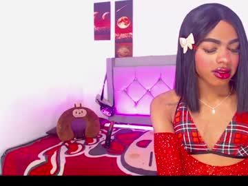 Watch whitneyyt performing live on BoomCams free cam network