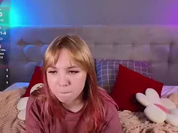 Watch woollfy performing live on BoomCams free cam network
