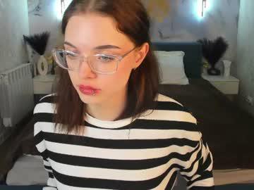 Watch wullwet_rav performing live on BoomCams free cam network