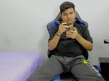Watch xlittleb0y performing live on BoomCams free cam network