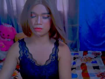 Watch xxanne69 performing live on BoomCams free cam network