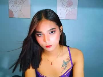 Watch xxmiahot performing live on BoomCams free cam network