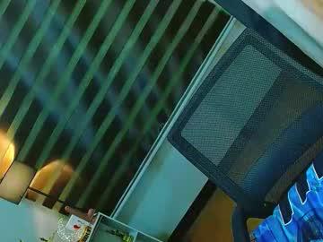 Watch yasii19 performing live on BoomCams free cam network