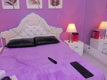 Watch yayaqueen performing live on BoomCams free cam network