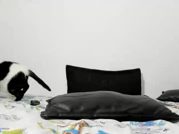 Watch yeisongomezz performing live on BoomCams free cam network