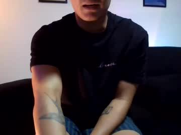 Watch yerengomar1 performing live on BoomCams free cam network