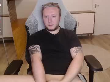 Watch yhdxhy performing live on BoomCams free cam network