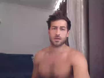 Watch yoooups performing live on BoomCams free cam network