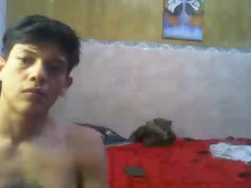 Watch yorkyelfa performing live on BoomCams free cam network