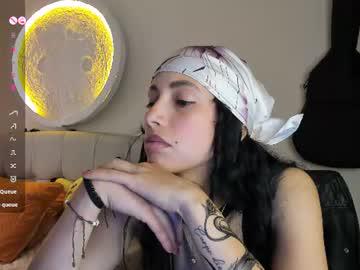 Watch your_beck performing live on BoomCams free cam network