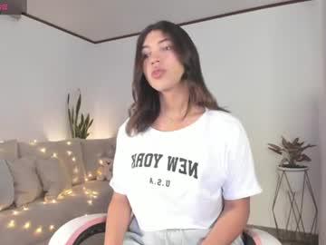Watch your_favorite_doll_ performing live on BoomCams free cam network