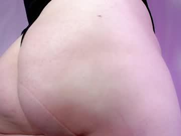 Watch yourmermaidd performing live on BoomCams free cam network