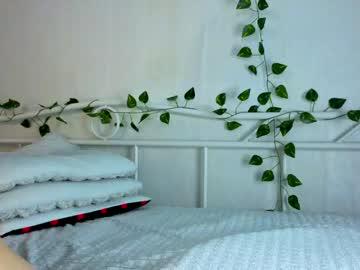 Watch yourscarlettdoll performing live on BoomCams free cam network