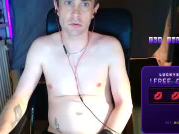 Watch yyscript performing live on BoomCams free cam network