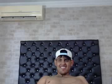 Watch zaynblaze_ performing live on BoomCams free cam network