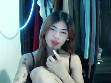 Watch zeah_rev21 performing live on BoomCams free cam network