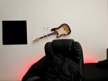 Watch zenhzu performing live on BoomCams free cam network