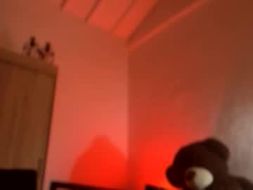 Watch zeusjeff performing live on BoomCams free cam network