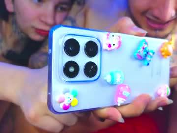 Watch zoee_jhonnyy performing live on BoomCams free cam network