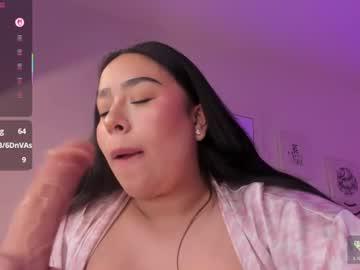Watch zoey_thommpson performing live on BoomCams free cam network